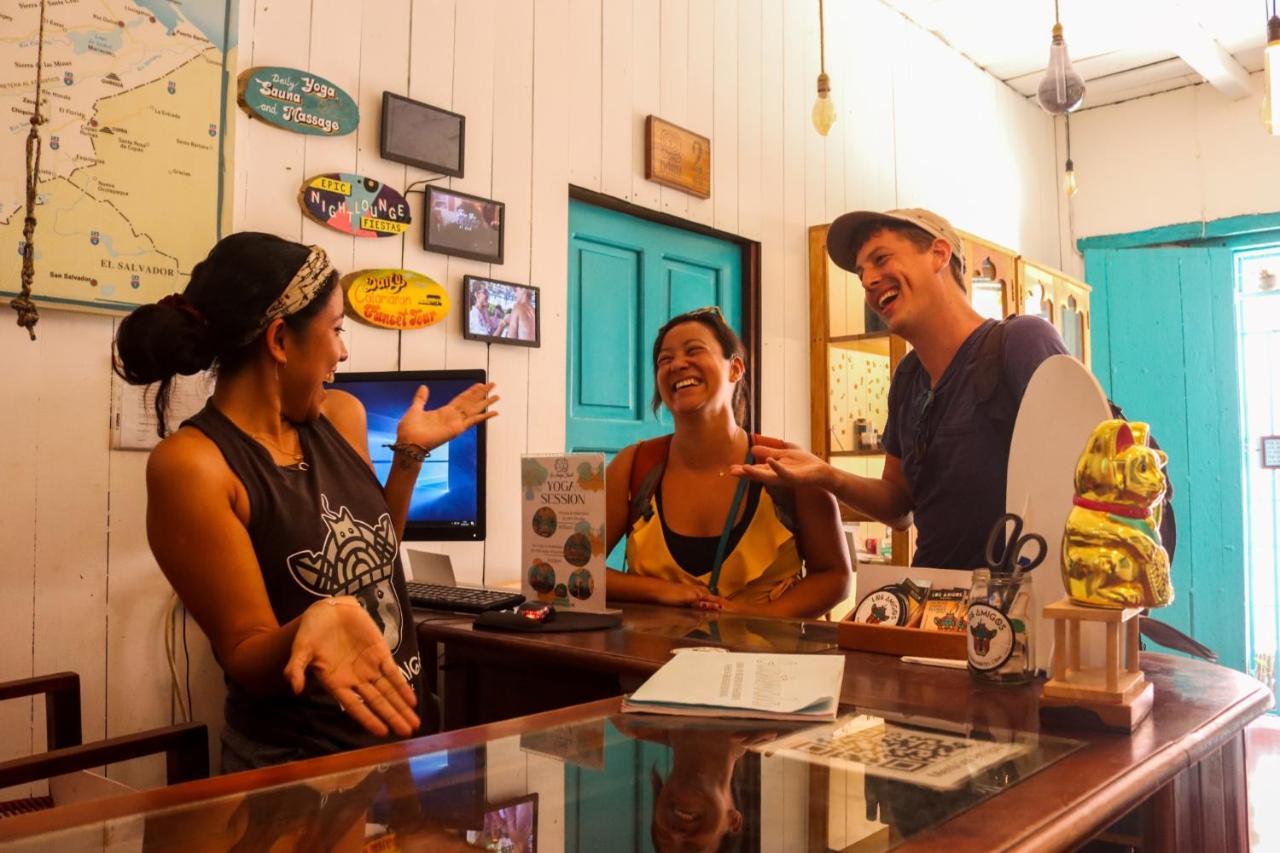 Los Amigos Hostel Флорес Екстер'єр фото